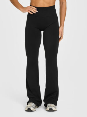 EFFORTLESS SEAMLESS FLARED BOTTOMS WITH WHITE LOGO