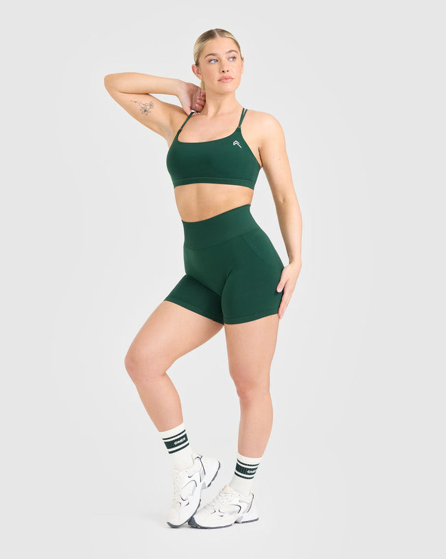 240712_LIFTINGCHAMPIONS_EVERYDAY_CROSS_OVER_BRALETTE_RACINGGREEN_PDP_1440x1800_03_650x.jpg