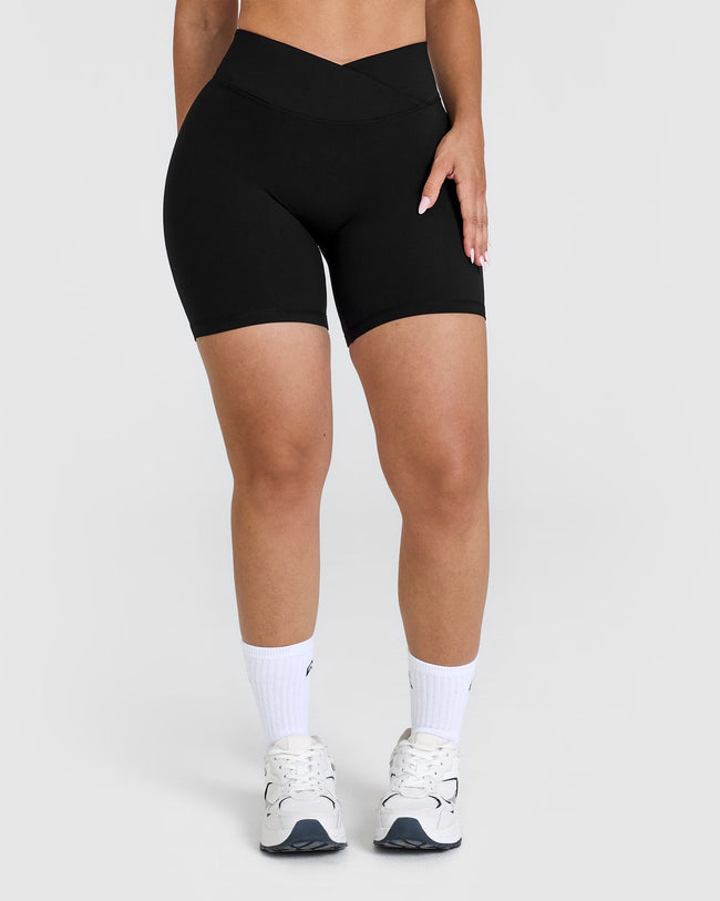 240805_LEGENDARYUNIFIED_UNIFIED_WRAP_SHORTS_BLACK_PDP_1440x1800_01_650x.jpg