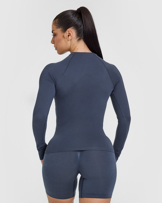 240807_AW24_GO_TO_SEAMLESS_FITTED_LONG_SLEEVE_TOP_TRUEBLUE_PDP_1440x1800_02_650x.jpg