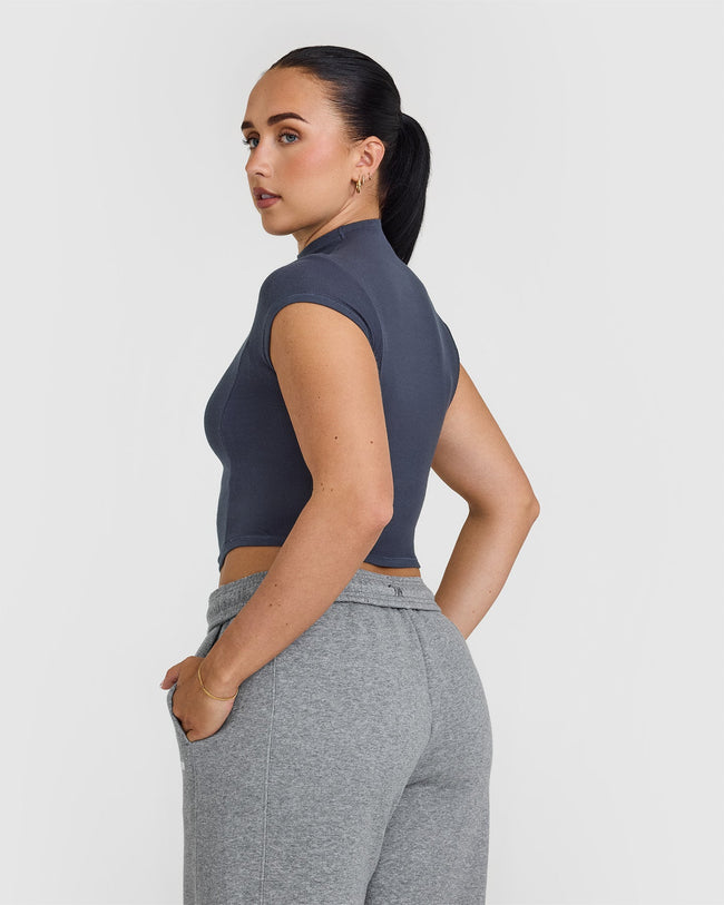 240829_AW24_MELLOW_RIB_MOCK_NECK_CROP_T-SHIRT_TRUEBLUE_PDP_1440x1800_02_650x.jpg
