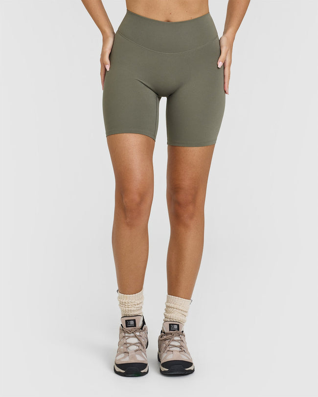 240927_SOFTMOTION_CYCLING_SHORTS_ALPINEGREEN_PDP_1440x1800_01_650x.jpg