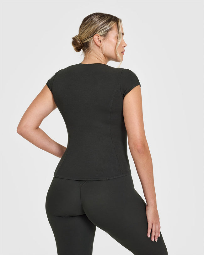 240927_SOFTMOTION_MELLOW_RIB_T-SHIRT_SOFTBLACK_PDP_1440x1800_02_650x.jpg