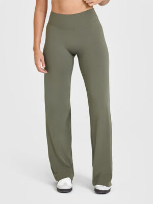 SOFTMOTION STRAIGHT LEG PANTS WITH WHITE LOGO