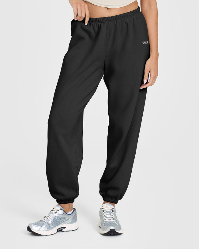 240930_SOFTMOTION_MID-WEIGHT_LOUNGE_JOGGER_SOFTBLACK_PDP_1440x1800_01_650x.jpg