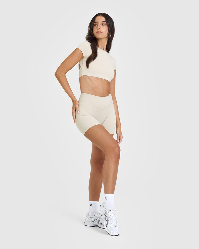 240930_SOFTMOTION_SHORTS_SAND_PDP_1440x1800_03_650x.jpg