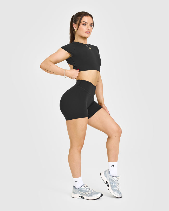 241118_SOFT_MOTION_SHORTS_SOFTBLACK_PDP_1440x1800_03_650x.jpg