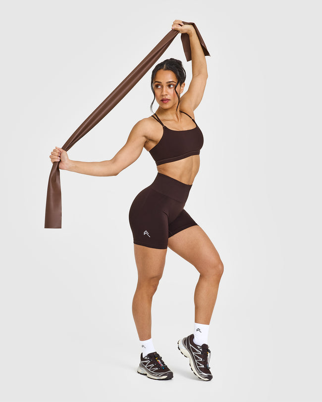 250106_SS25_EFFORTLESS_SHORTS_PLUMBROWN_PDP_1440x1800_03_650x.jpg