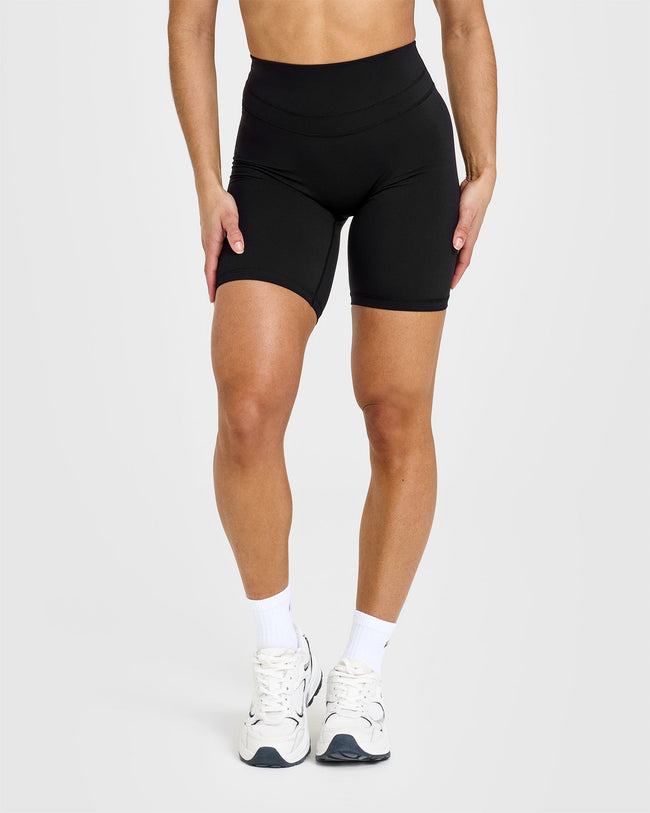 250106_VDAY_UNIFIED_CYCLING_SHORTS_BLACK_PDP_1440x1800_01_650x.jpg