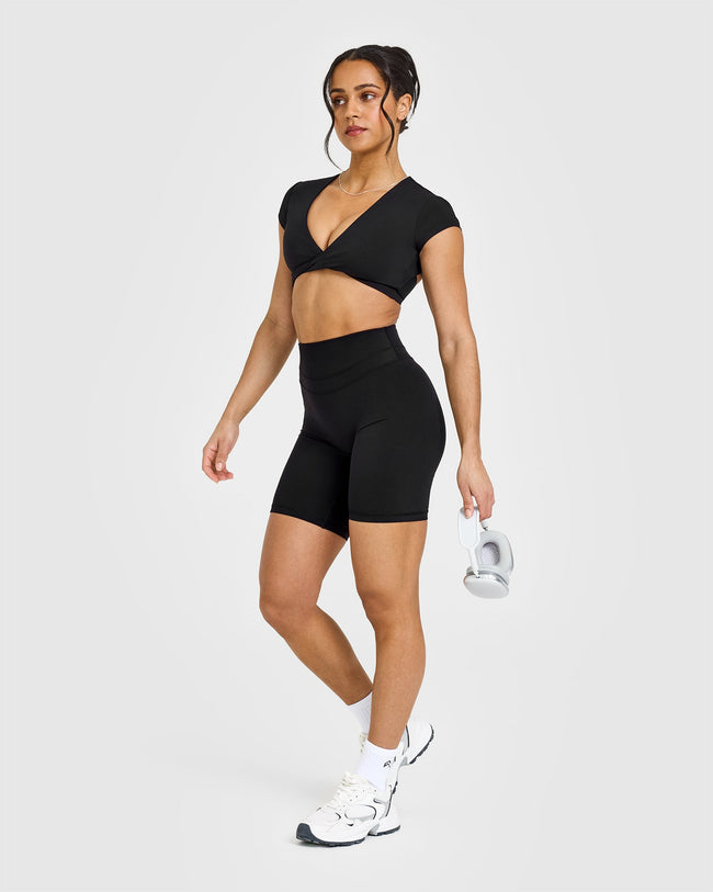 250106_VDAY_UNIFIED_CYCLING_SHORTS_BLACK_PDP_1440x1800_03_650x.jpg