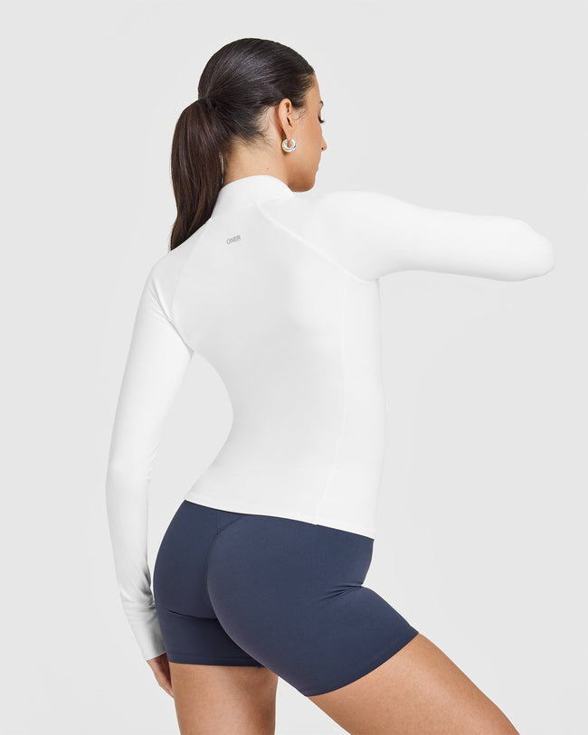 250107_NOOS_SOFTMOTION_JACKET_WHITE_PDP_1440x1800_02_650x.jpg