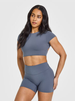 SOFTMOTION SHORT SLEEVE CROP TOP WITH WHITE LOGO