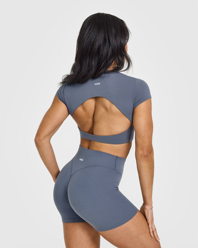 250123_LIFTING_TEAM_SOFTMOTION_SHORT_SLEEVE_CROP_TOP_GRANITEBLUE_PDP_1440x1800_02_650x.jpg