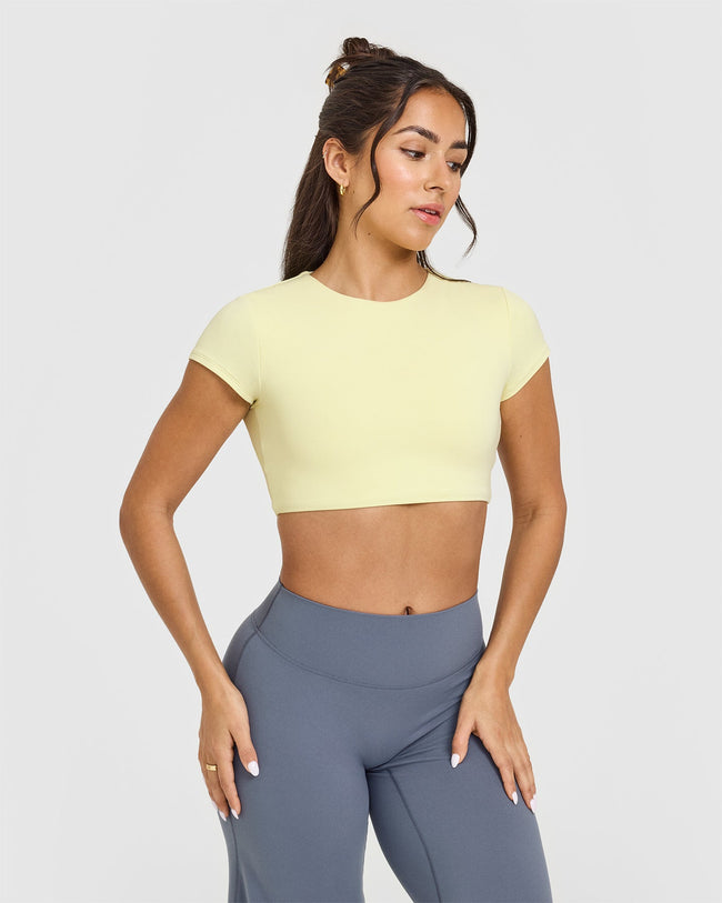250123_LIFTING_TEAM_SOFTMOTION_SHORT_SLEEVE_CROP_TOP_PASTELYELLOW_PDP_1440x1800_01_650x.jpg