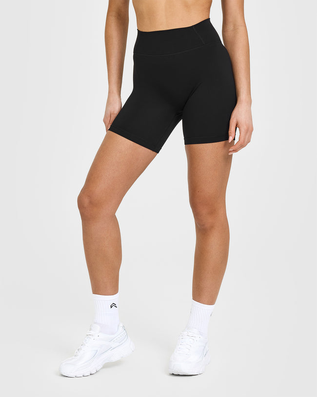 250205_RESHOOT_TIMELESS_HIGH_WAISTED_SHORTS_BLACK_PDP_1440x1800_01_650x.jpg