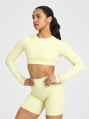 SOFTMOTION LONG SLEEVE CROP TOP WITH WHITE LOGO