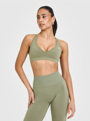 EFFORTLESS SEAMLESS RACER BACK SPORTS BRA WITH WHITE LOGO