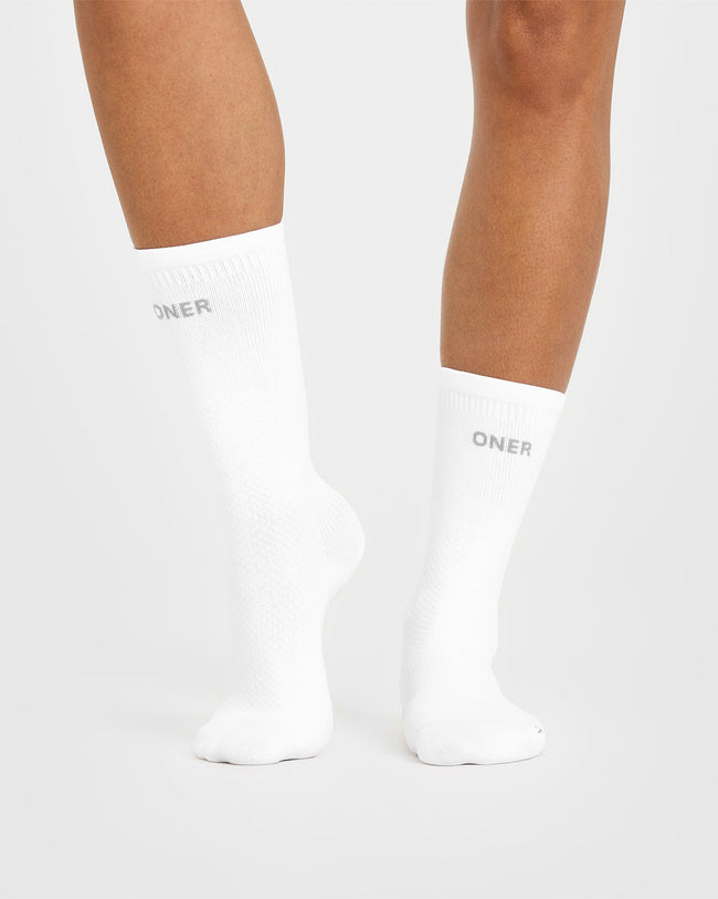 250320_HYBRID_SOCKS_WHITE_PDP_1440x1800_04_650x.jpg