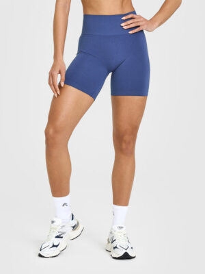 EFFORTLESS SEAMLESS SHORTS WITH WHITE LOGO