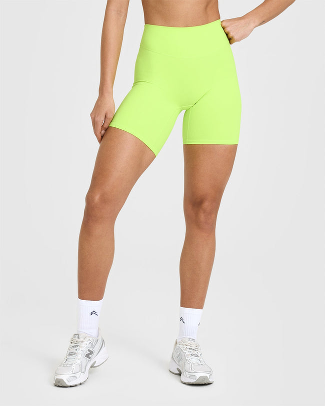 250328_OAXDANYELE_SOFTMOTION_CYCLING_SHORTS_CITRUSGREEN_PDP_1440x1800_01_650x.jpg