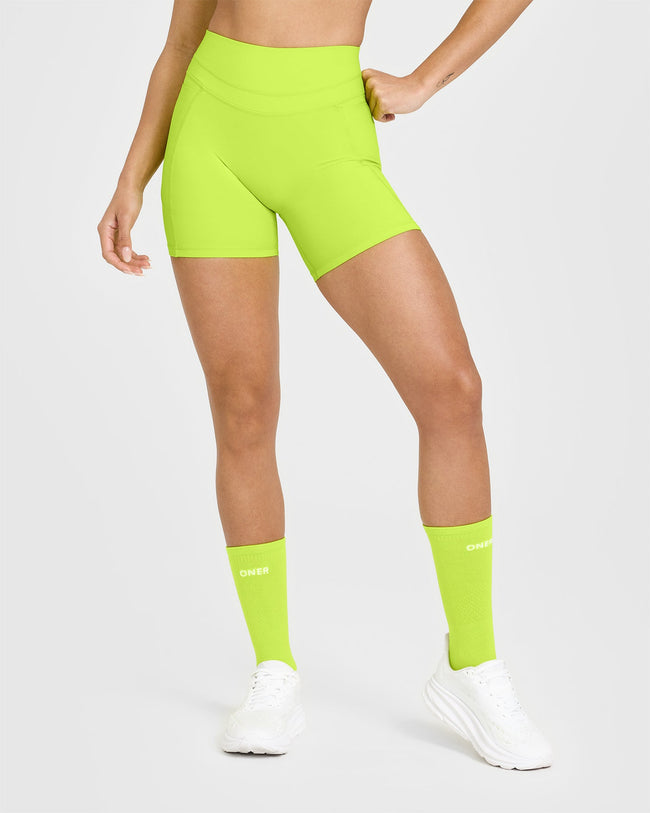 250409_HYBRID_UNIFIED_POCKET_SHORTS_CHARGEDLIMEGREEN_PDP_1440x1800_01_650x.jpg