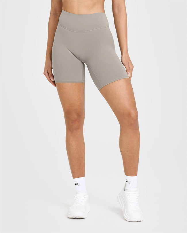250409_SUMMERSEASONAL_SOFTMOTION_CYCLING_SHORTS_WARMSAND_PDP_1440x1800_01_650x.jpg