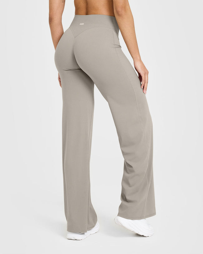 250409_SUMMERSEASONAL_SOFTMOTION_STRAIGHT_LEG_BOTTOMS_WARMSAND_PDP_1440x1800_02_650x.jpg