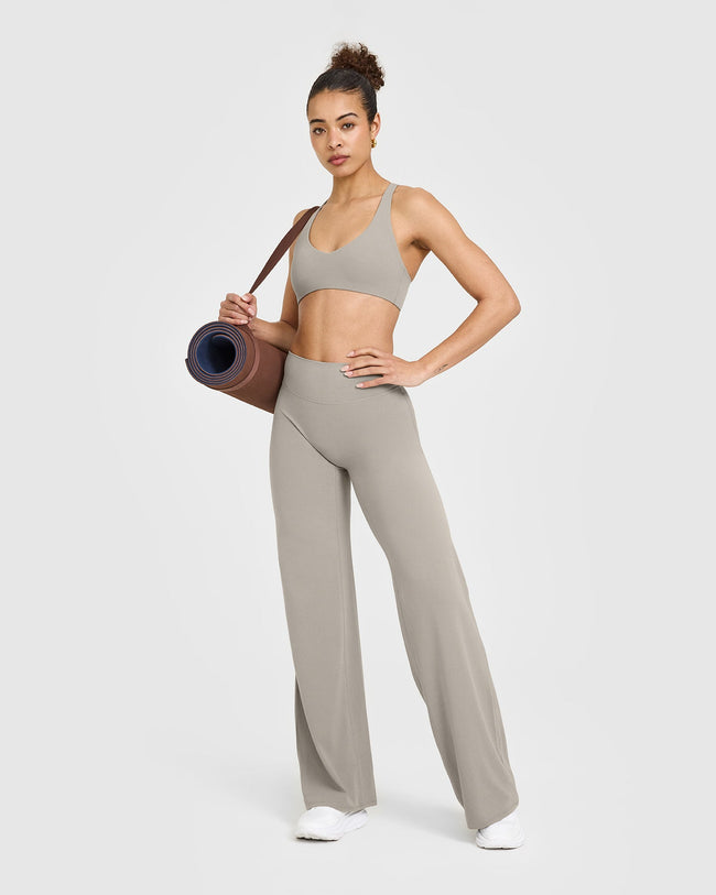 250409_SUMMERSEASONAL_SOFTMOTION_STRAIGHT_LEG_BOTTOMS_WARMSAND_PDP_1440x1800_03_650x.jpg