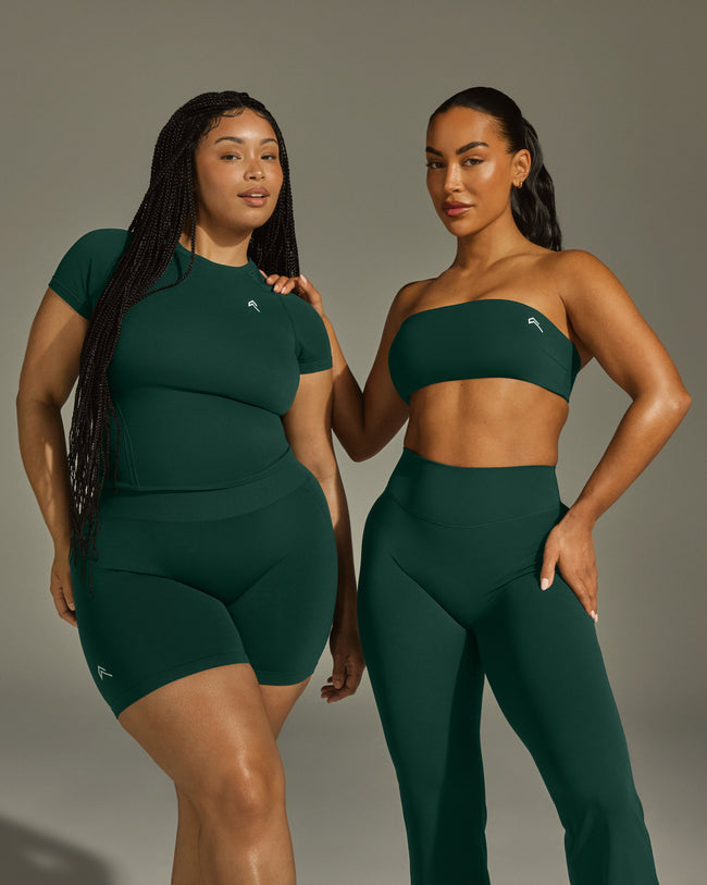 250414_SUMMERSEASONAL_EFFORTLESS_SEAMLESS_SHORTS_RACINGGREEN_PDP_1440x1800_03_650x.jpg