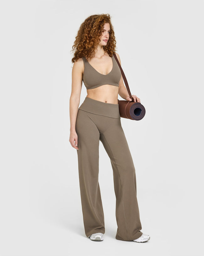 250514_ALWAYSINONER_SOFTMOTION_FOLDOVER_STRAIGHT_LEG_PANTS_MOSSBROWN_PDP_1440x1800_03_650x.jpg