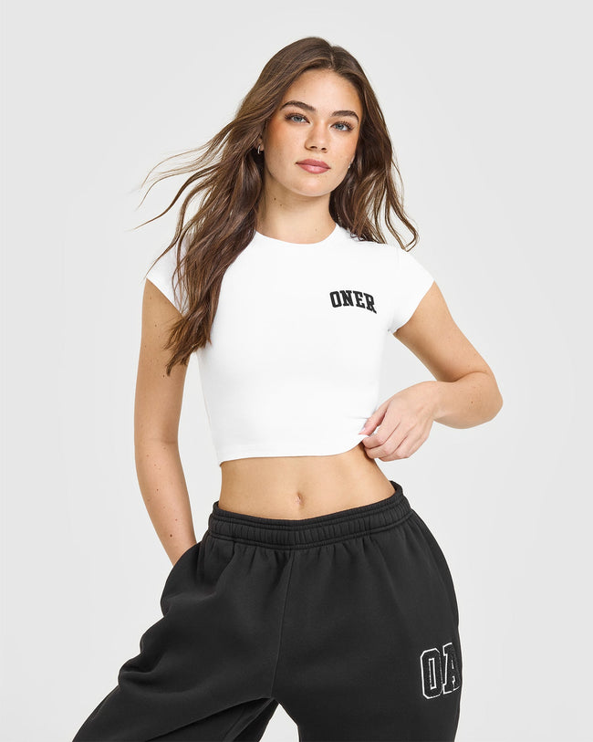 ACCENTUATE_COTTON_25_FITTED_BABY_T-SHIRT_WHITE_250718_PDP_1440x1800_01_650x.jpg