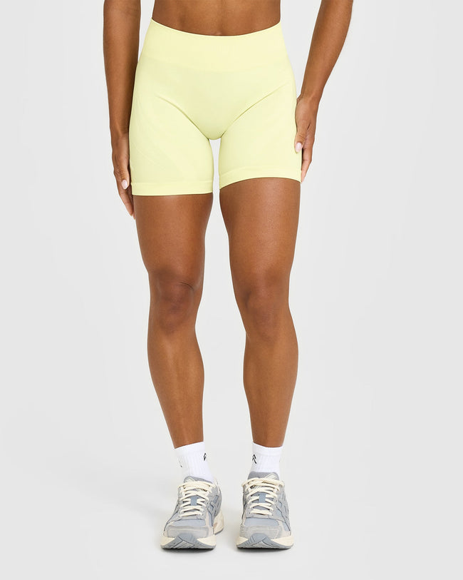 ACCENTUATE_ENHANCELIFT_SEAMLESS_SHORTS_PASTELYELLOW_250709_PDP_1440x1800_01_650x.jpg