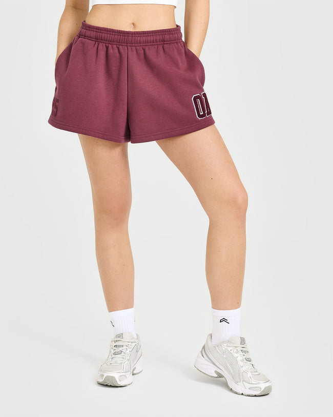 ACCENTUATE_FOUNDATIONS_OVERSIZED_ONER_25_SHORTS_BURNTMAROON_250718_PDP_1440x1800_01_650x.jpg
