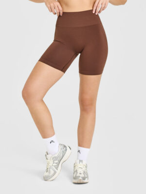 EFFORTLESS SEAMLESS SHORTS WITH WHITE LOGO