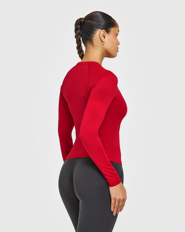 BAU_GO_TO_SEAMLESS_FITTED_LONG_SLEEVE_TOP_FIRERED_250916_PDP_1440x1800_02_650x.jpg