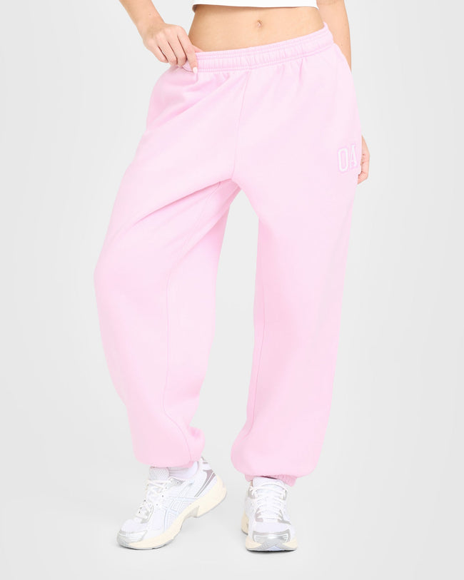 BAU_GRAPHIC_INJECT_FOUNDATIONS_OVERSIZED_GIRLFRIEND_JOGGERS_CHALKPINK_250930_PDP_1440x1800_01_650x.jpg