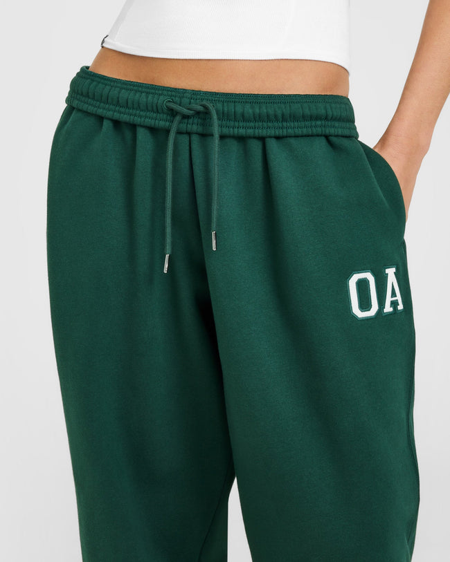 BAU_GRAPHIC_INJECT_FOUNDATIONS_OVERSIZED_GIRLFRIEND_JOGGERS_RACINGGREEN_250915_PDP_1440x1800_06_650x.jpg
