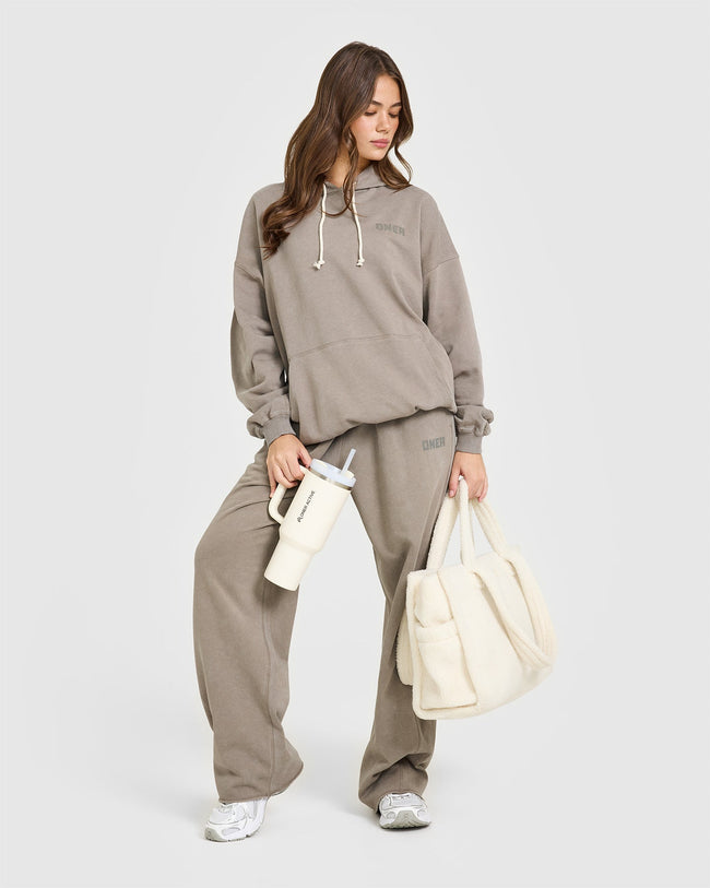 BAU_RAW_LOUNGE_OVERSIZED_HOODIE_WASHEDMINKYBROWN_250716_PDP_1440x1800_03_650x.jpg
