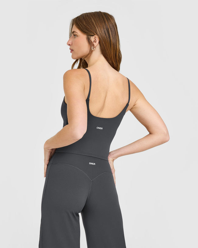 BAU_SOFTMOTION_STRAPPY_MID_VEST_BUILT_IN_BRA_SHELF_COAL_250804_PDP_1440x1800_02_650x.jpg