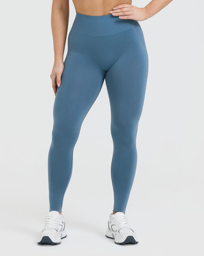 EFFORTLESS_LEGGINGS_MOONSTONE_BLUE_01_650x.jpg