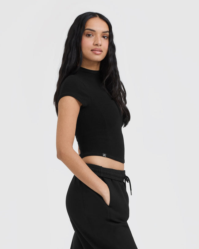 MELLOW_RIB_MOCK_NECK_CROP_T-SHIRT_BLACK_03_650x.jpg