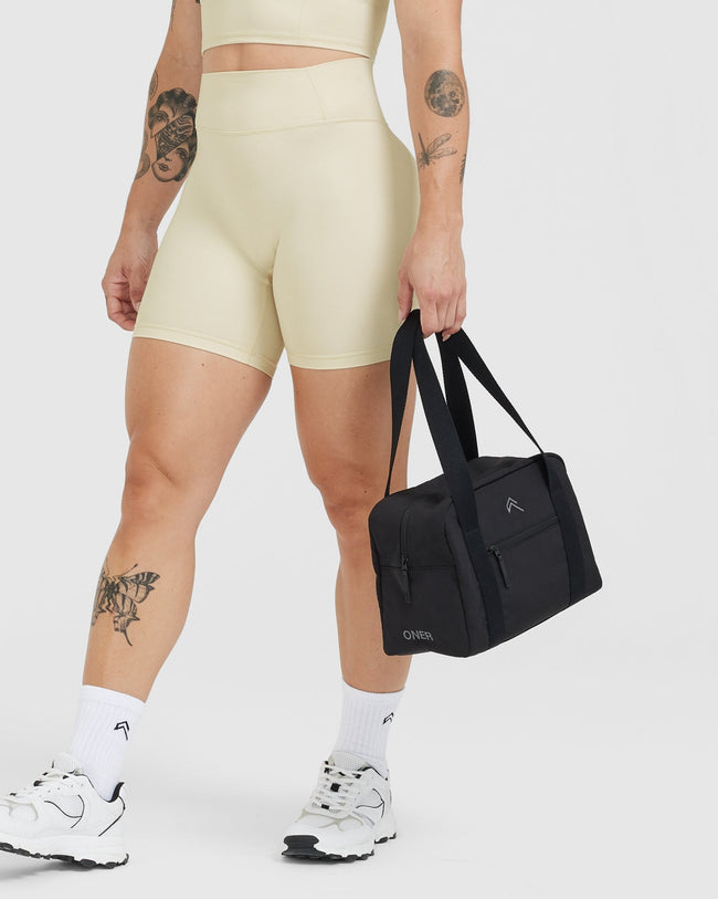 MINI_GO_TO_GYM_BAG_BLACK_02_650x.jpg