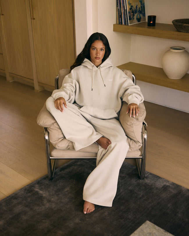 OUTDOOR_ACTIVE_REST_DAY_FOUNDATIONS_OVERSIZED_HOODIE_SAND_250828_PDP_1440x1800_02_bc576912-f685-4239-8988-d535cbeb32d7_650x.jpg