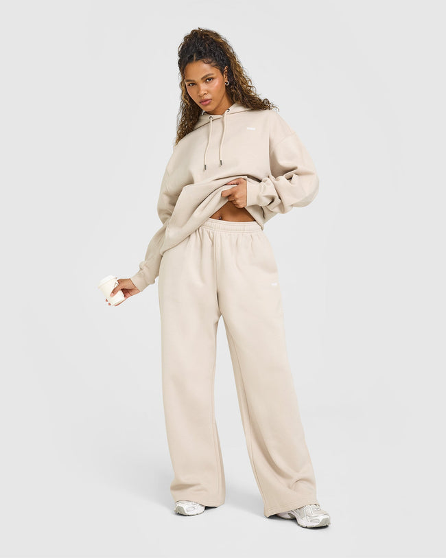 OUTDOOR_ACTIVE_REST_DAY_FOUNDATIONS_OVERSIZED_HOODIE_SAND_250828_PDP_1440x1800_03_b39a75ef-3e16-4c23-be2f-b8a3429118e6_650x.jpg