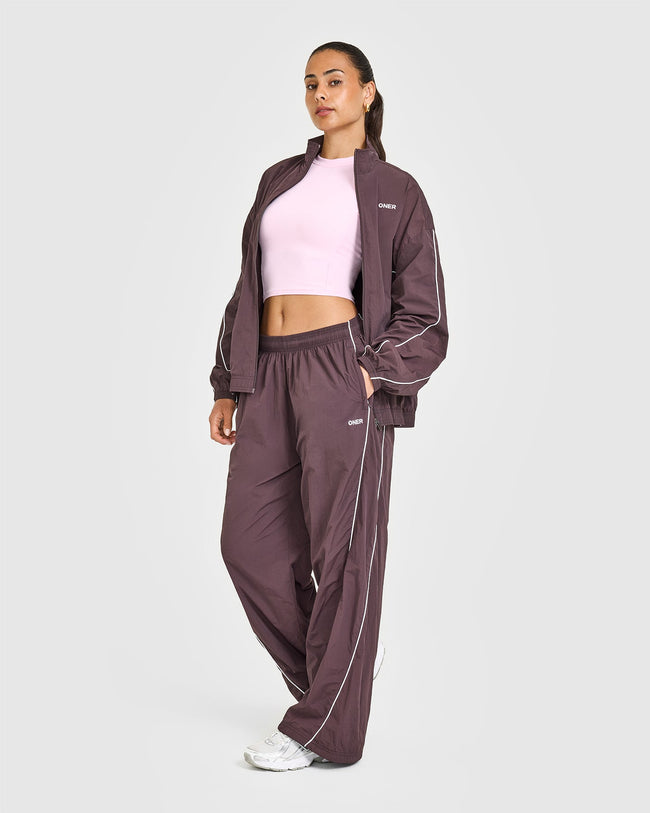 Q3COLOURINJECTION_OVERSIZED_WOVEN_STRAIGHT_LEG_TRACK_BOTTOMS_DARKUMBERBROWN_250627_PDP_1440x1800_03_650x.jpg