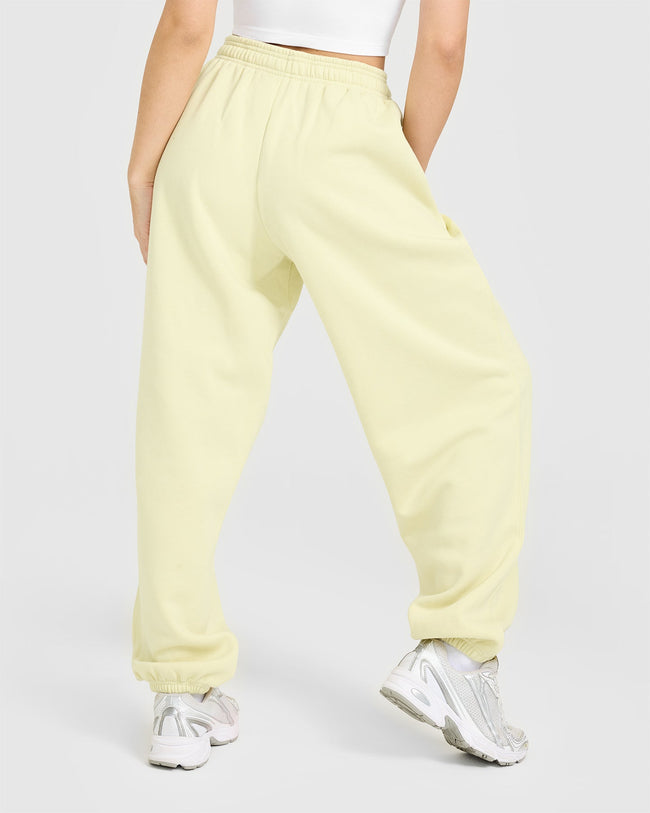 VACCENTUATE_FOUNDATIONS_OVERSIZED_ONER_25_CUFFED_JOGGER_PASTELYELLOW_250718_PDP_1440x1800_02_650x.jpg