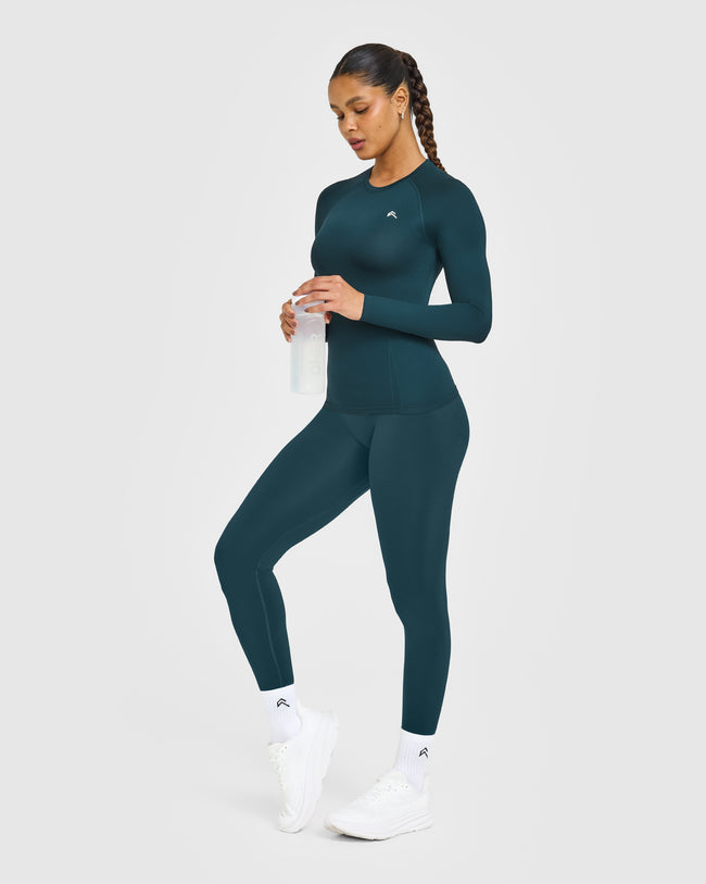 WINTER_SEASONAL_GO_TO_SEAMLESS_FITTED_LONG_SLEEVE_TOP_OILBLUE_250916_PDP_1440x1800_03_650x.jpg