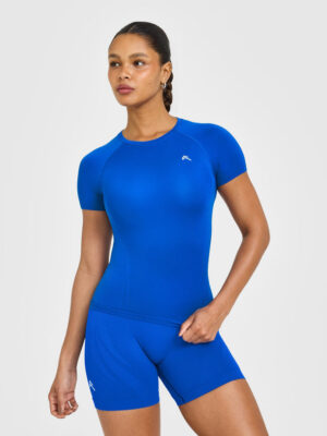 GO TO SEAMLESS FITTED TOP