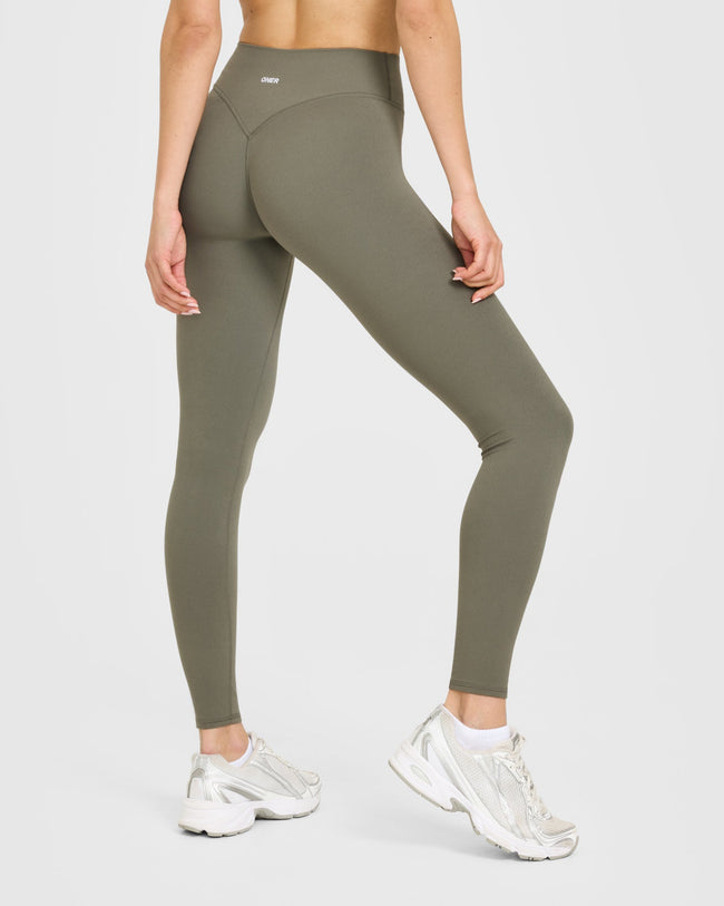 WINTER_SEASONAL_SOFTMOTION_HIGH_WAISTED_LEGGINGS_ALPINEGREEN_251006_PDP_1440x1800_02_fe179e0f-cdb1-4ce7-9d4f-779fd6943ea1_650x.jpg